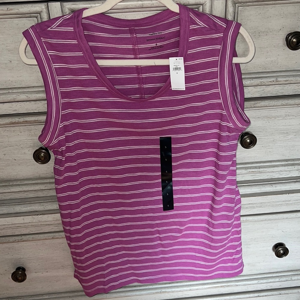 Banana Republic Malibu tee size s